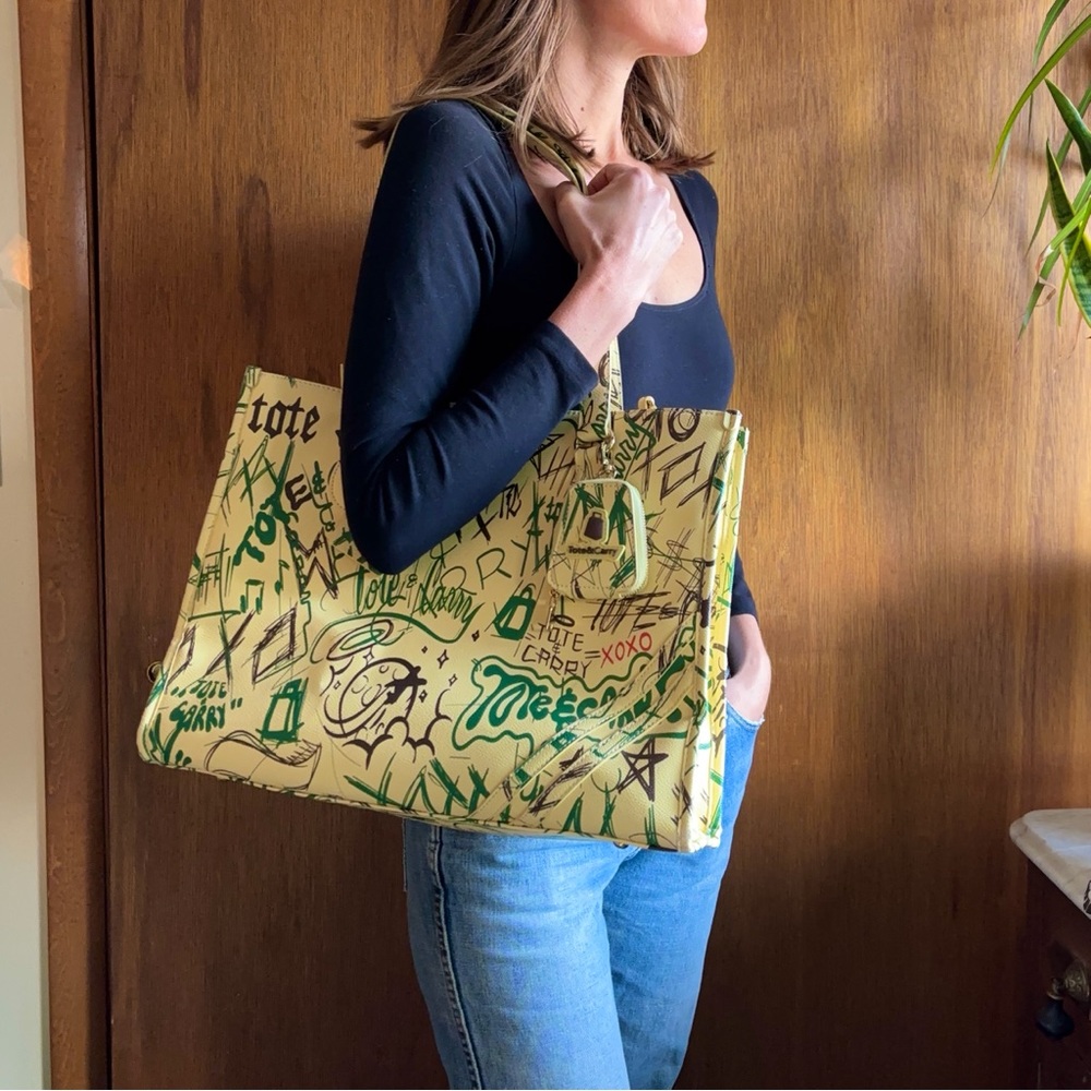 ⚡️ Tote & Carry Large Tote Yellow Grafitti ⚡️